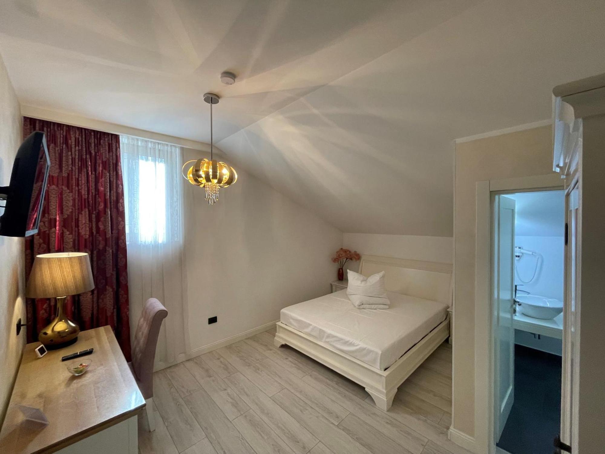 Hotel Casa Del Sole Alba Iulia Exterior foto